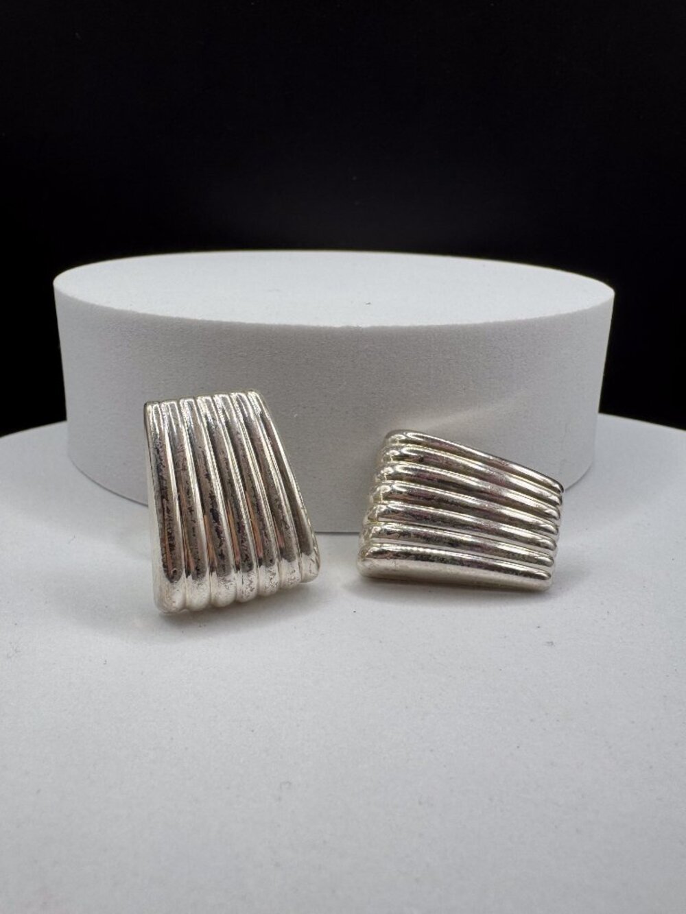 Vintage Monet Silver Tone Ribbed Tapered Clip On Earrings Fluted Geometric 80s